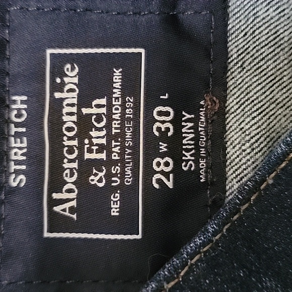 Abercrombie & Fitch | Dark Wash Distressed Low Rise Skinny Jeans Size 28 - Picture 6 of 7